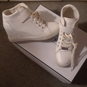 Like New💓GUESS Wedge Sneakers